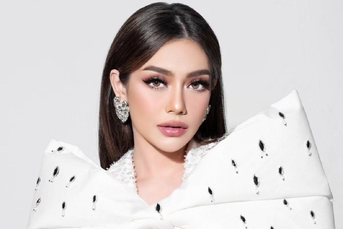 Celine Evangelista Resmi Jadi Mualaf : Okezone Celebrity