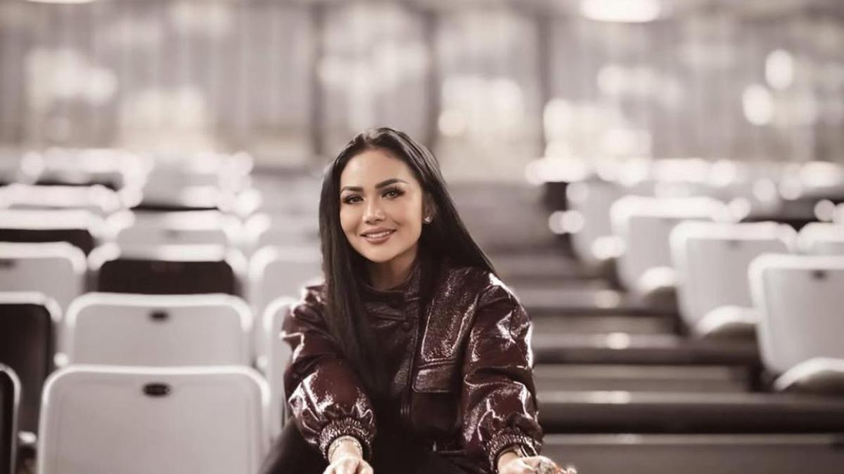Kris Dayanti Bersinar di Konser SUPER DIVA: Rahasia Glowing di Usia 50 Tahun