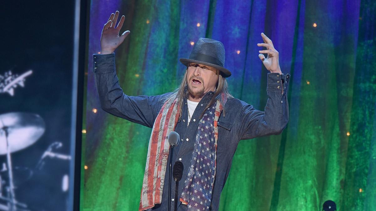 Ketahuan Belangnya, Kid Rock Goda-Goda Reporter TV saat Ditanya soal Pelantikan Donald Trump