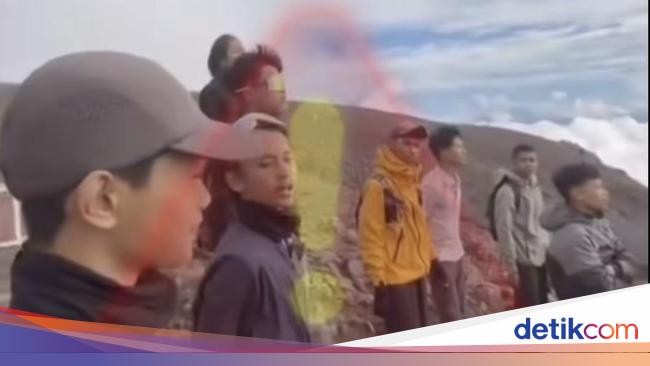 Pendaki Sangat Nakal Bikin Jalur Gunung Marapi Ditutup Permanen