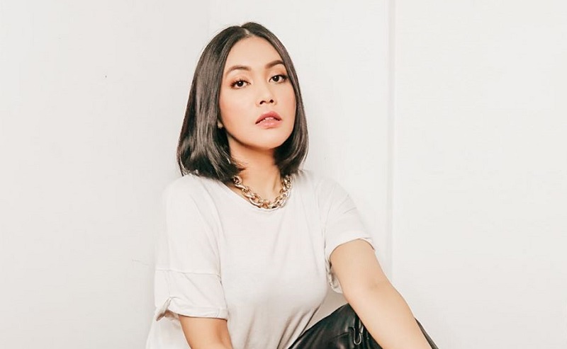 Alasan Denada Tak Hadir di Pemakaman Emilia Contessa : Okezone Celebrity