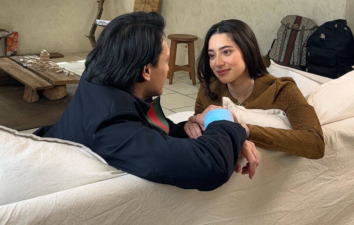 Mesra Banget, Jefri Nichol Pangku Ameera Khan di Hari Valentine : Okezone Celebrity