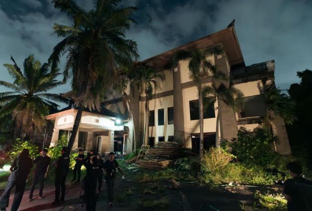 Sara Wijayanto Terkena Serangan Fisik saat Menelusuri Keangkeran Hotel di Bali : Okezone Celebrity